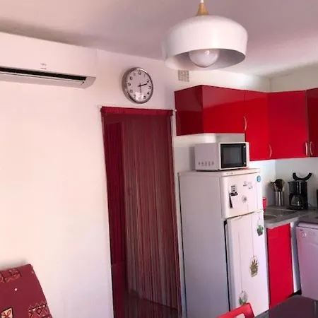 Climatise, Calme Avec Terrasse Et Parking, A 500m De La Plage, 4 Pers. - Fr-1-607-162 *
